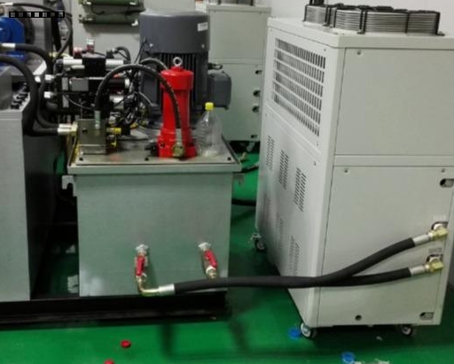 液壓機專用冷油機使用現(xiàn)場